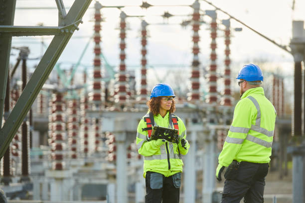 Best Emergency Electrical Repair  in Stewart Manor, NY